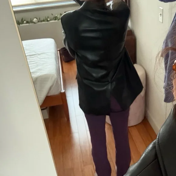 Babaton New Agency Vegan Leather Blazer - Picture 6 of 6